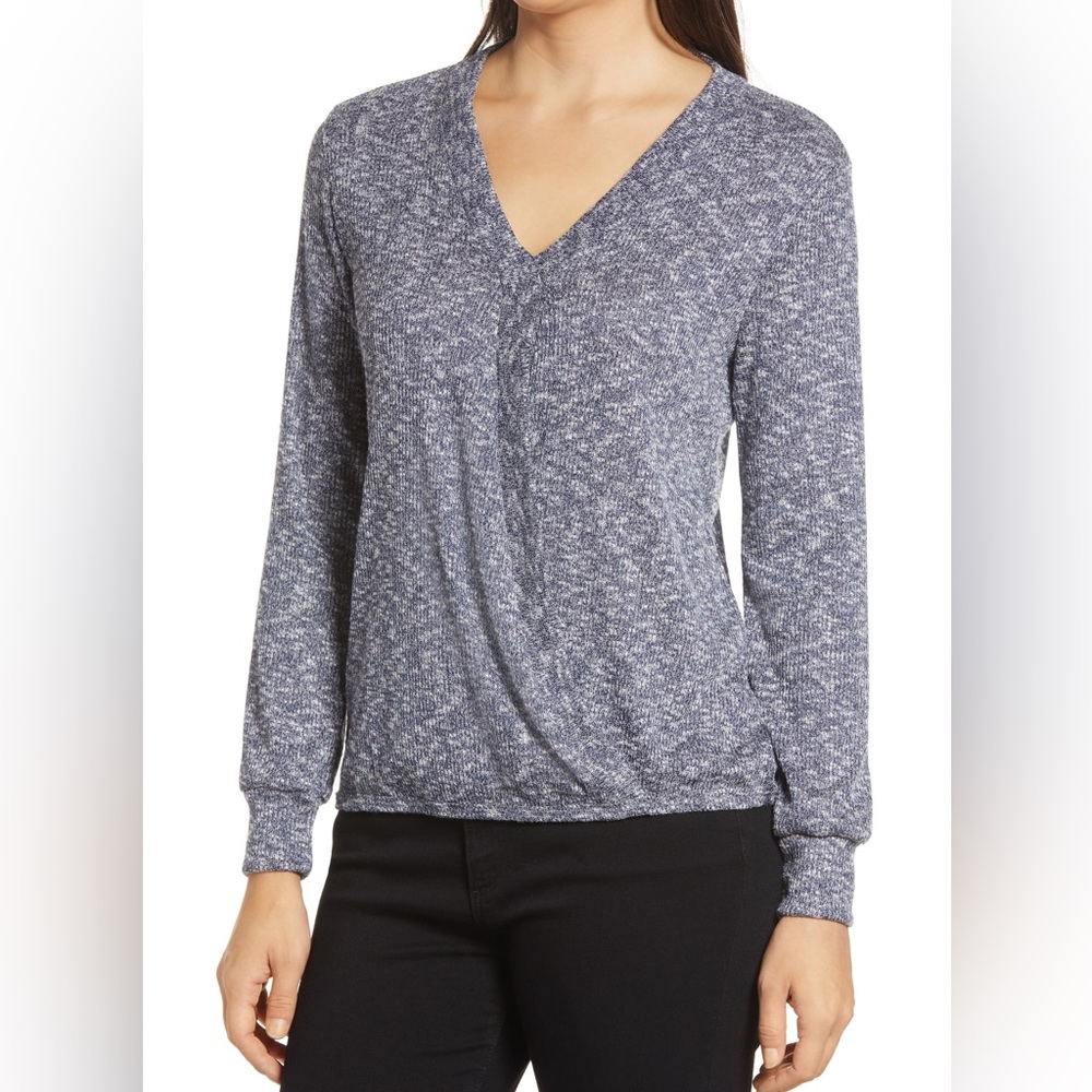 Bobeau Blue Ribbed Wrapped Elastic Hem Top - Women size medium